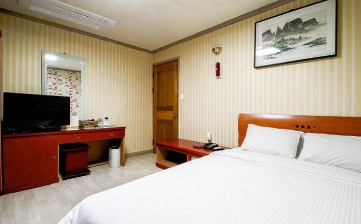 Geoje Tourist Hotel Exterior foto